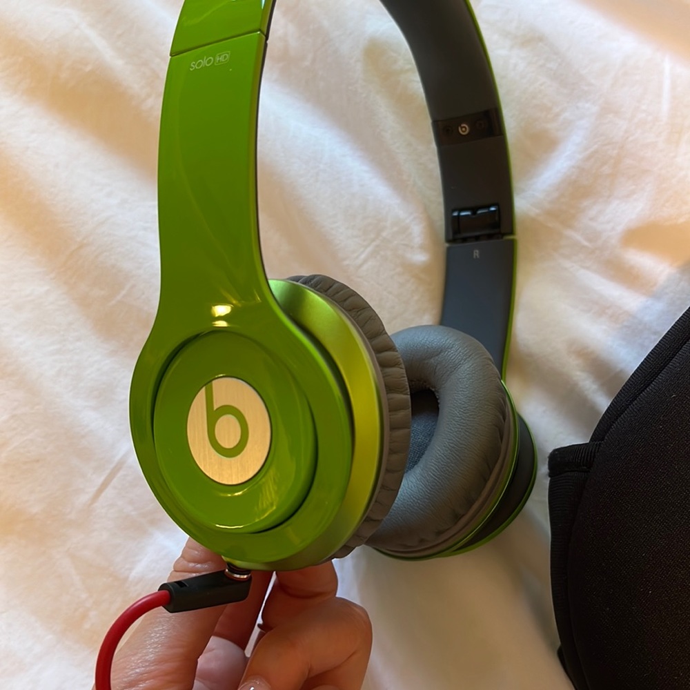 Green Beats by Dr Dre